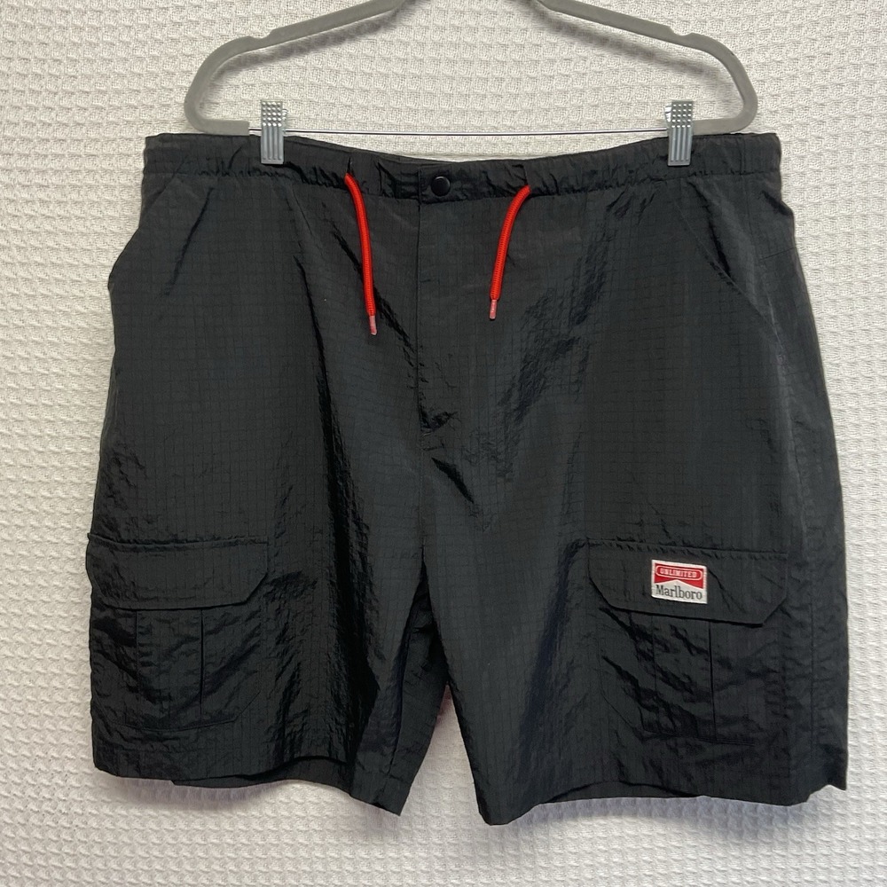 Vtg Marlboro Unlimited Shorts Men's 2XL Black Cargo Lined Drawstring Swim Hiking